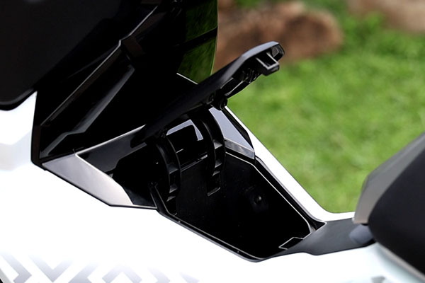 YAMAHA NVX (Scooter) YAMAHA NVX (Scooter)