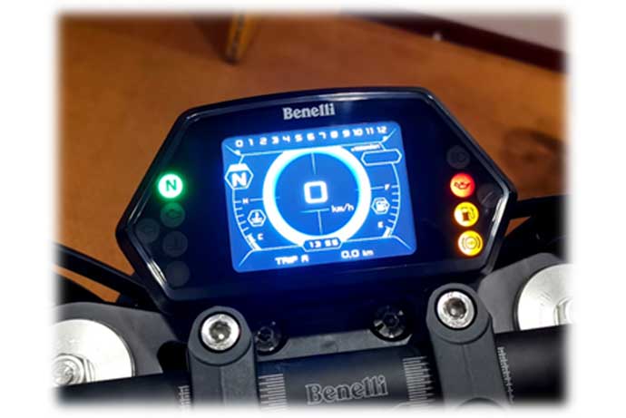 YAMAHA NVX (Scooter)