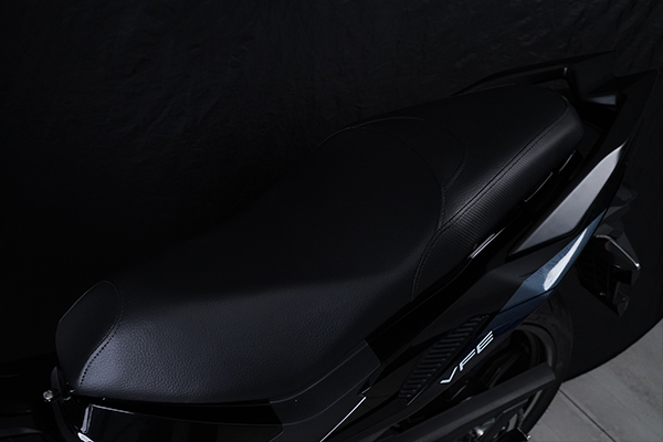 YAMAHA NVX (Scooter)