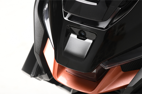 YAMAHA NVX (Scooter)