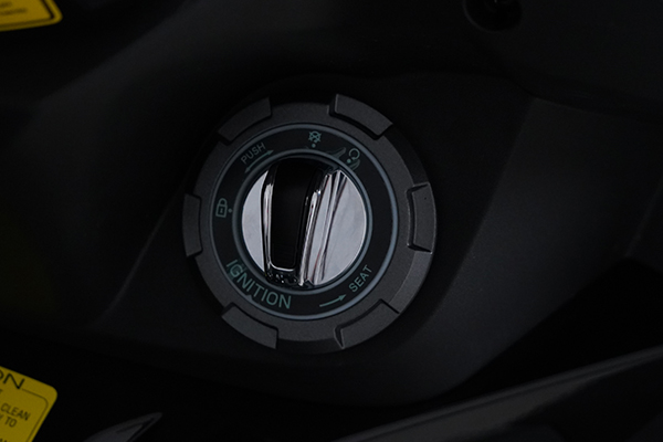 YAMAHA NVX (Scooter)
